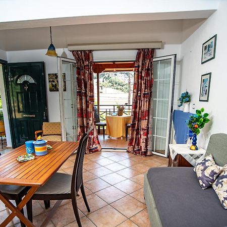 Tholeto Apartments 아기오스고르디오스 외부 사진